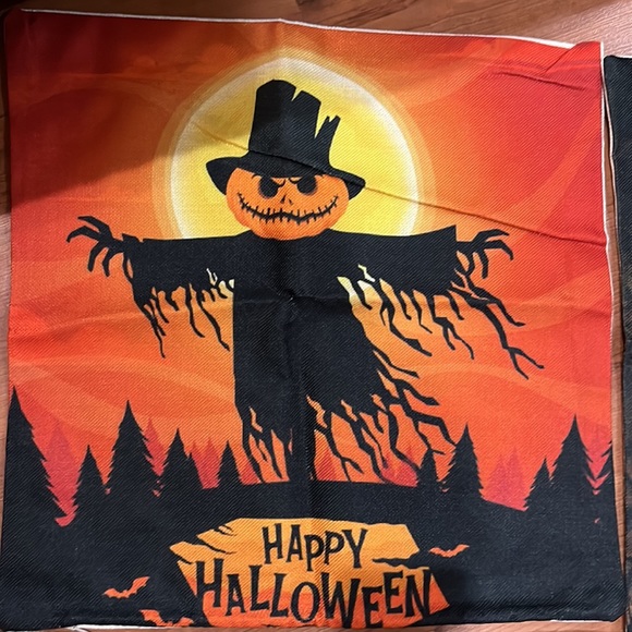 NWT Set of 4 Halloween Jack-O-Lantern Pillow Covers - Picture 2 of 6